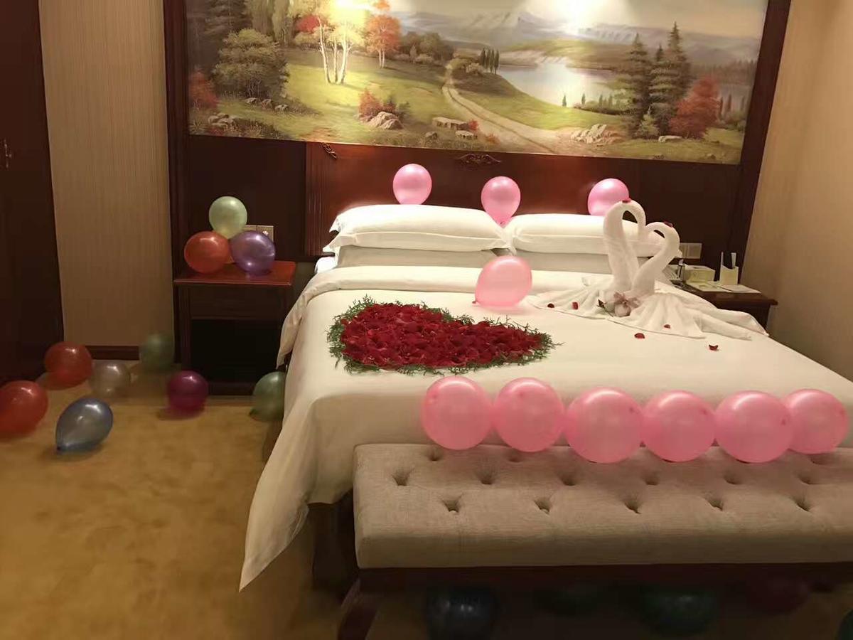 Vienna Hotel Zhongshan Guzhen Town Center Екстер'єр фото