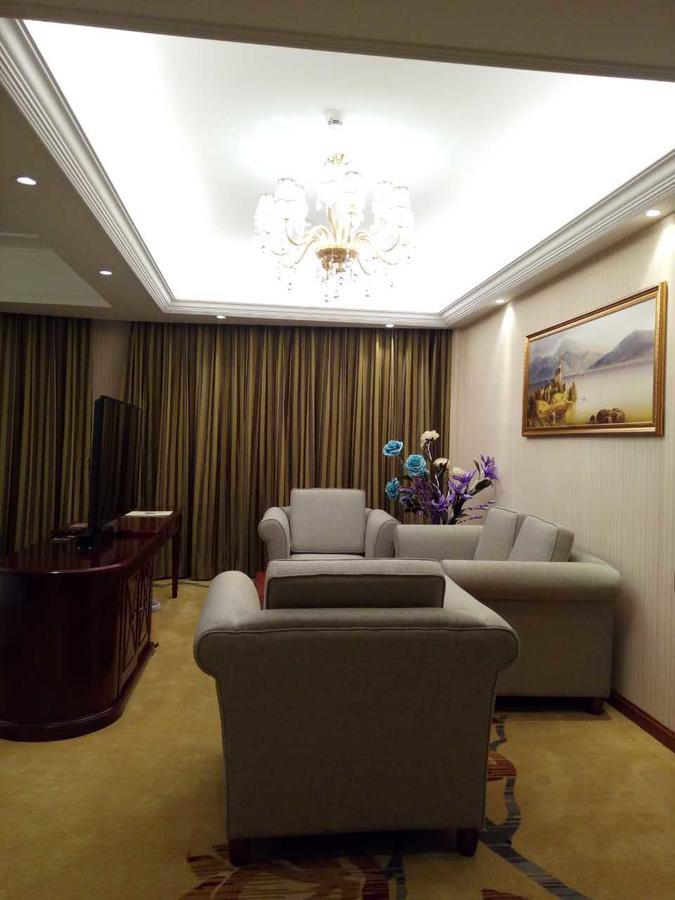 Vienna Hotel Zhongshan Guzhen Town Center Екстер'єр фото