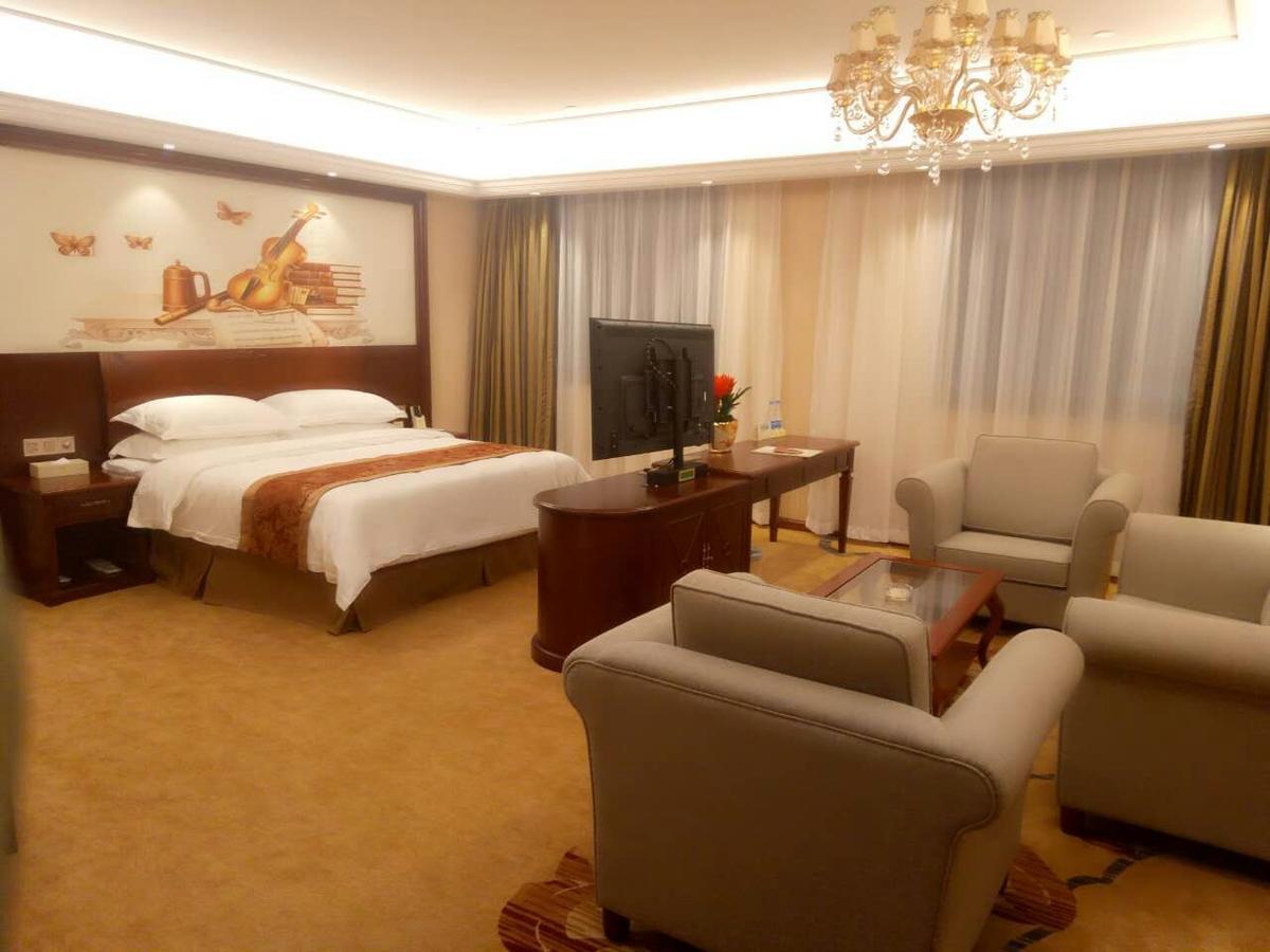 Vienna Hotel Zhongshan Guzhen Town Center Екстер'єр фото