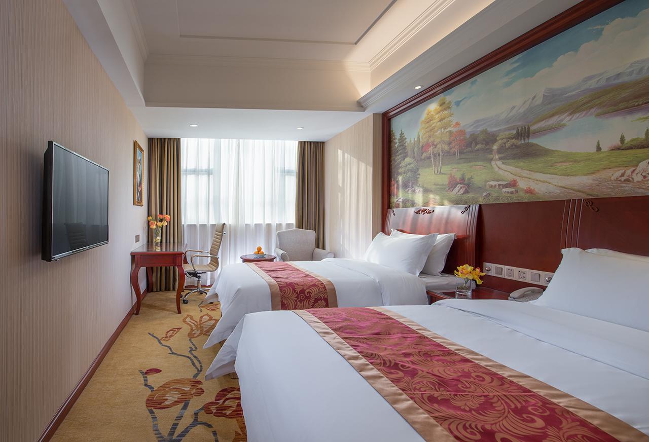 Vienna Hotel Zhongshan Guzhen Town Center Екстер'єр фото